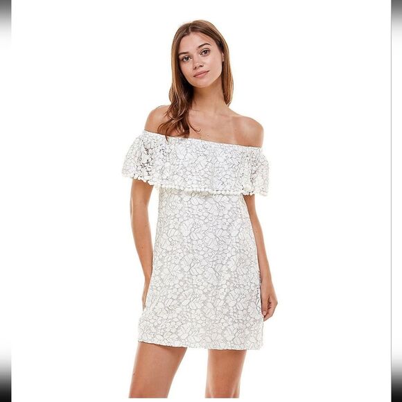 As U Wish Dresses & Skirts - Juniors' As U Wish White Lace Shift Dress Size M